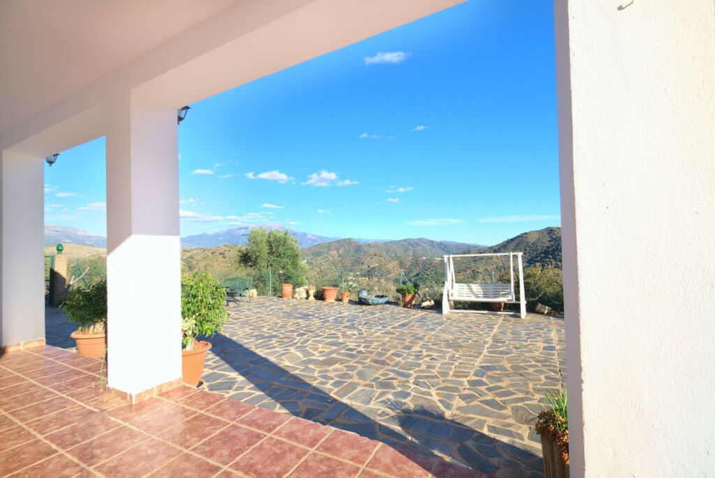 Detached Villa Comares Málaga - image 5