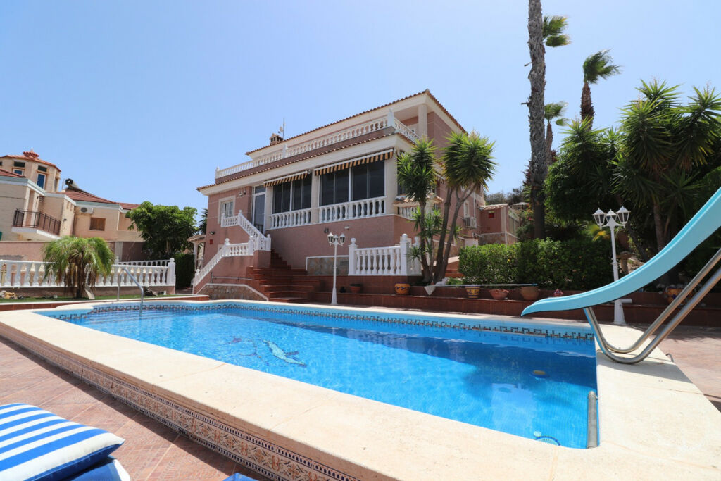 Detached Villa Algorfa Alicante - image 3