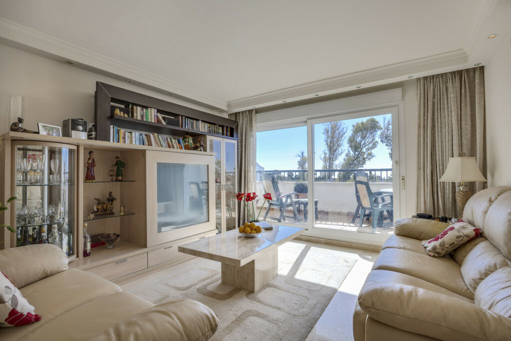 Top Floor Apartment Guadalmina Baja Málaga