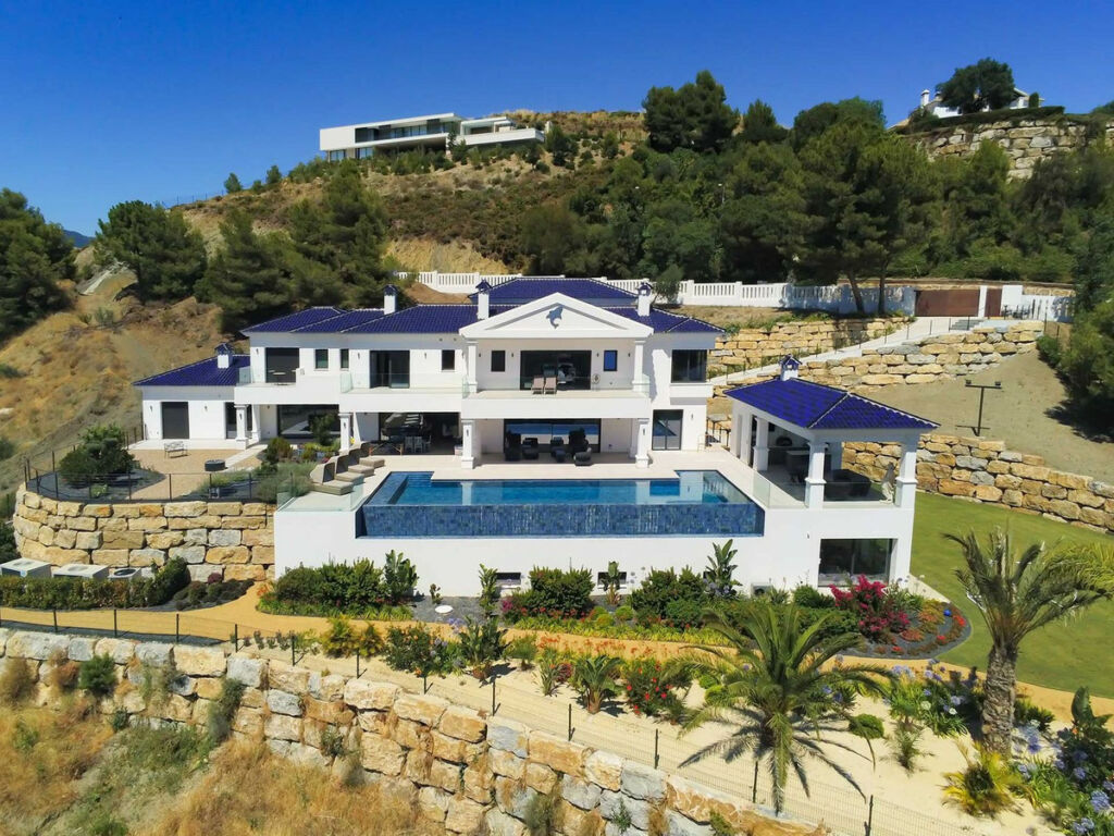 Detached Villa Marbella Málaga - image 2