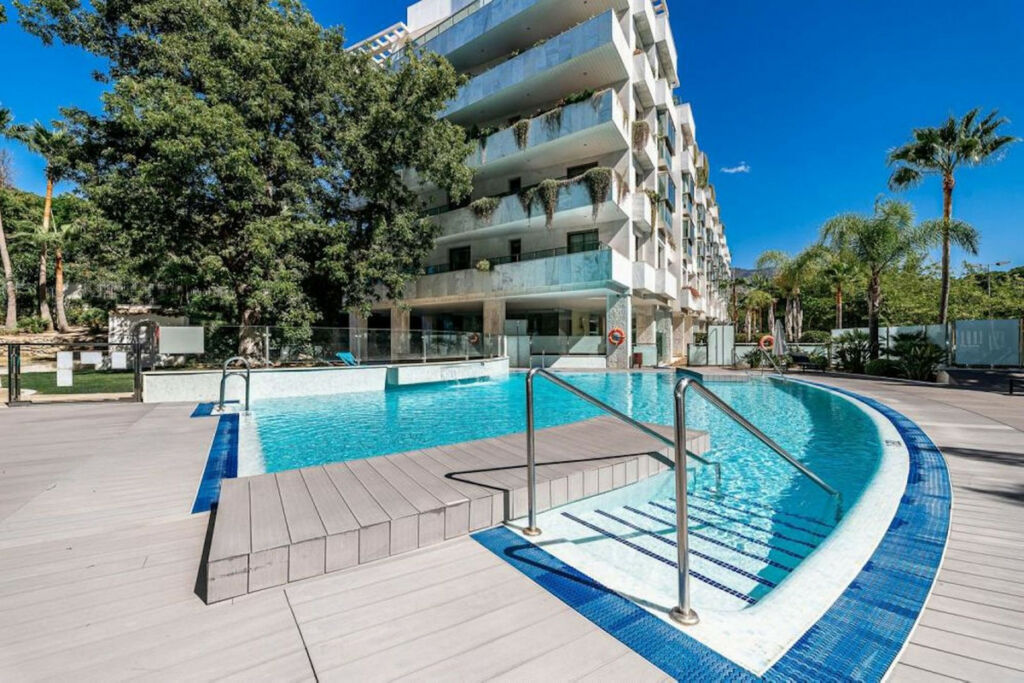 Middle Floor Apartment The Golden Mile Málaga