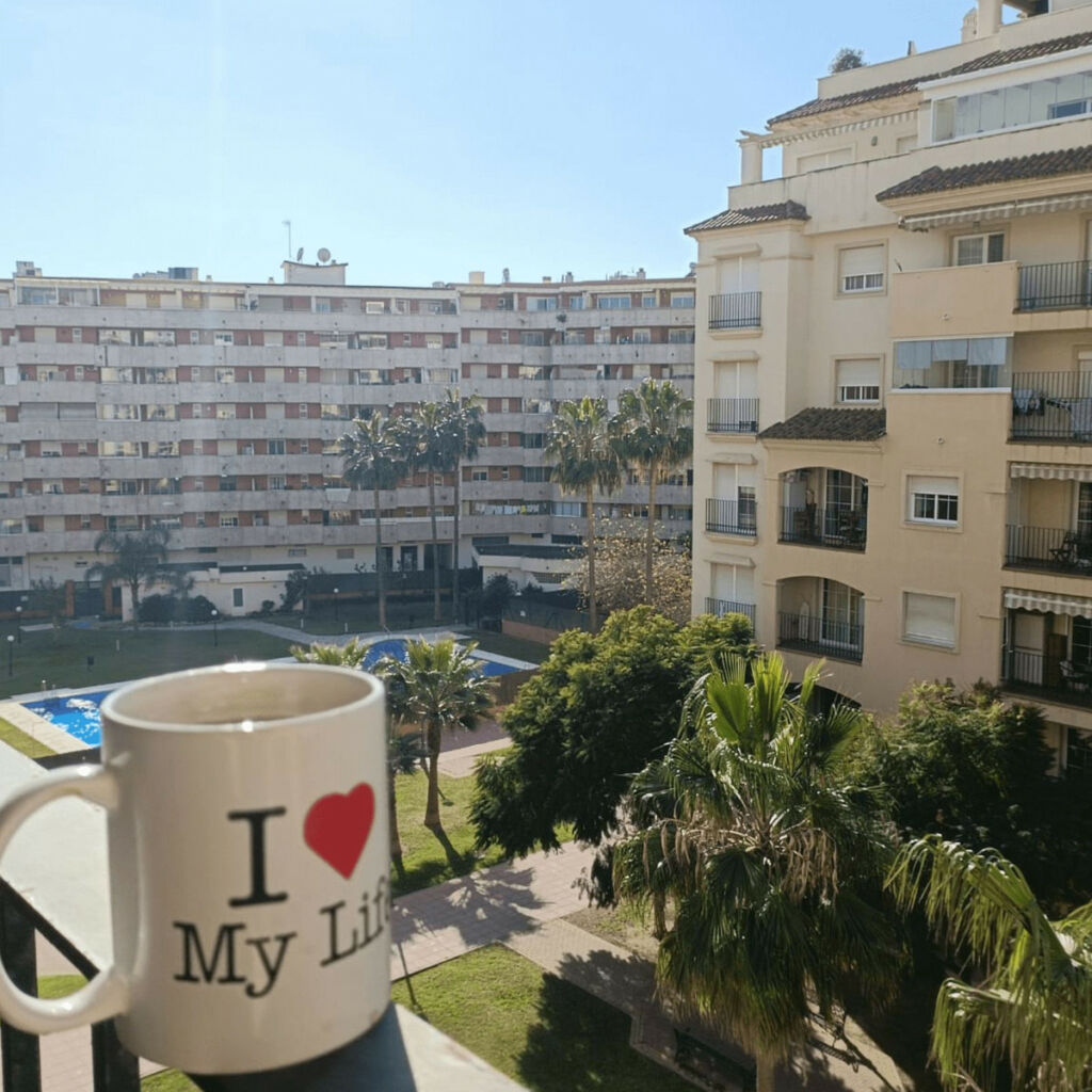 Middle Floor Apartment Estepona Málaga