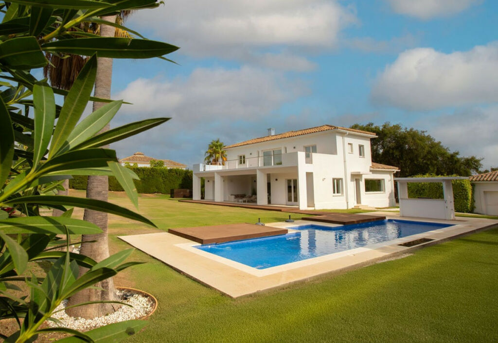 Detached Villa San Roque Club Cádiz