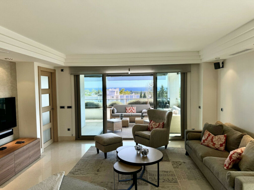 Middle Floor Apartment The Golden Mile Málaga - image 10