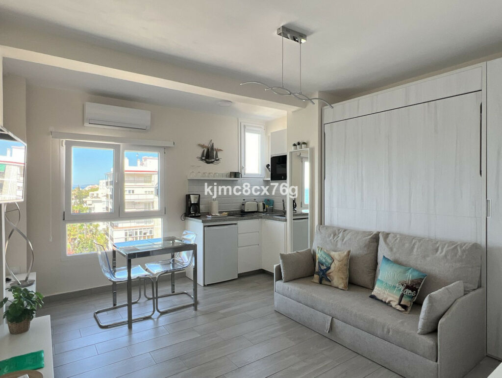 Top Floor Studio Calahonda Málaga - image 10