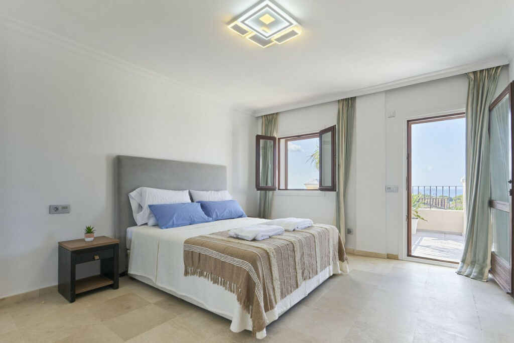 Semi-Detached House The Golden Mile Málaga - image 10