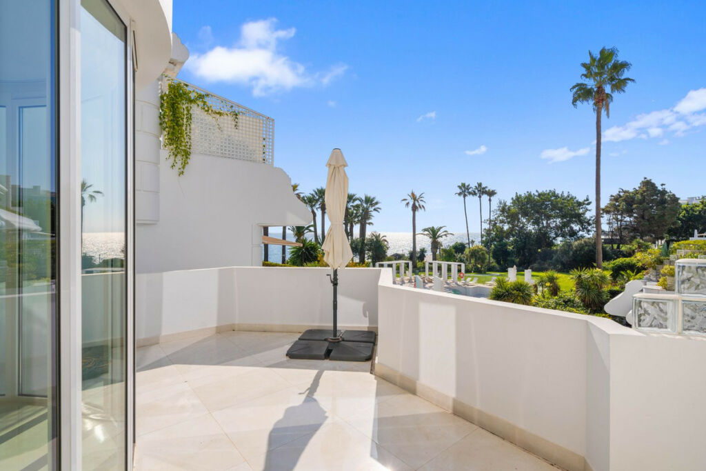 Middle Floor Apartment New Golden Mile Málaga - image 10