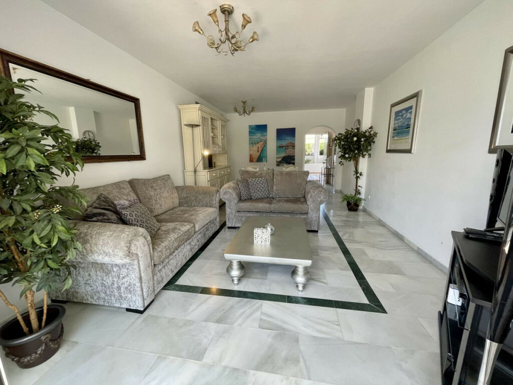 Ground Floor Apartment Puerto Banús Málaga - image 10