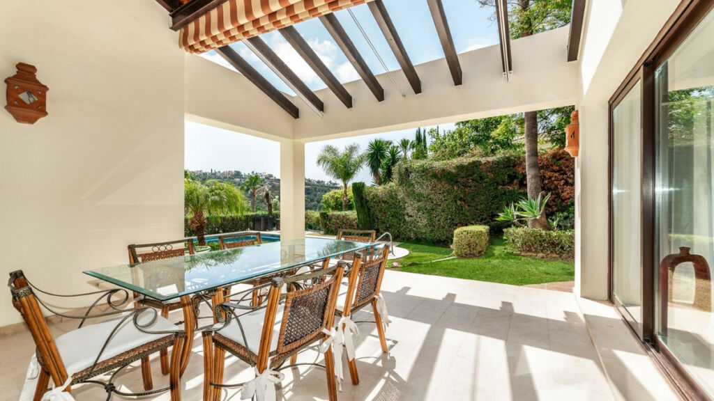 Detached Villa Los Arqueros Málaga - image 10