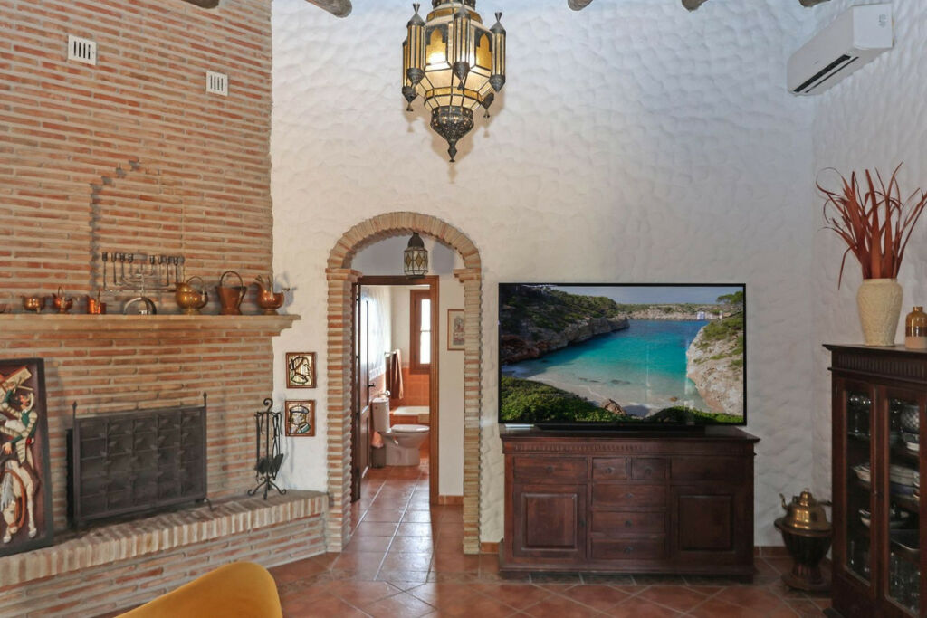 Detached Villa Alozaina Málaga - image 11