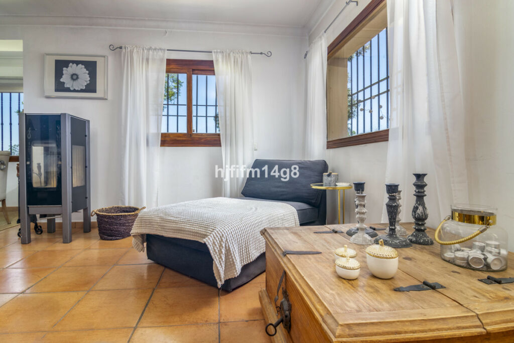 Detached Villa Benahavís Málaga - image 10