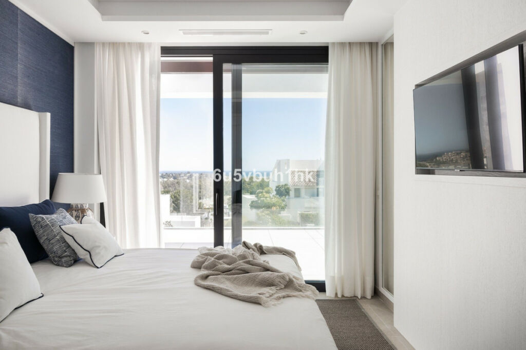 Detached Villa Benahavís Málaga - image 10
