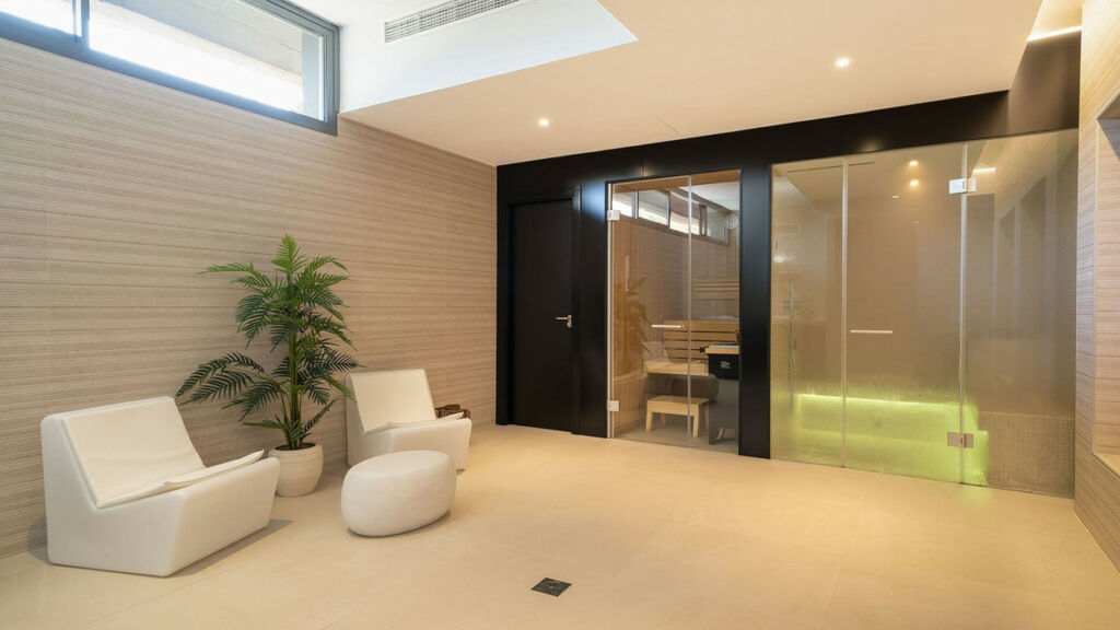 Semi-Detached House El Chaparral Málaga - image 23