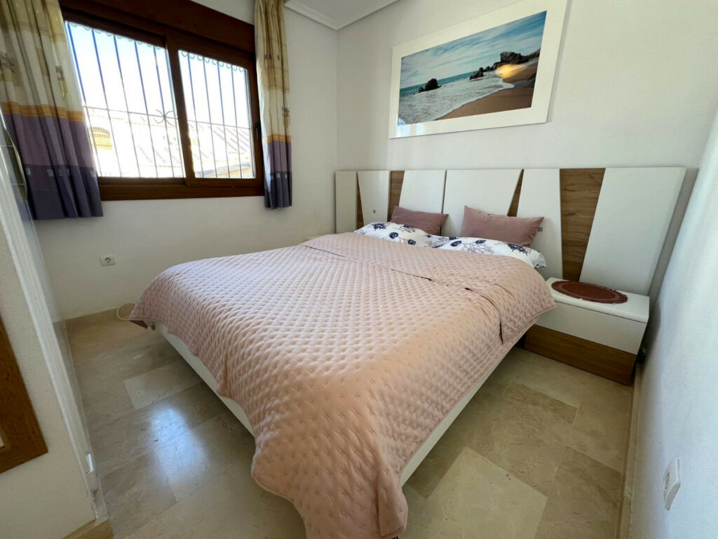 Detached Villa Villamartin Alicante - image 10