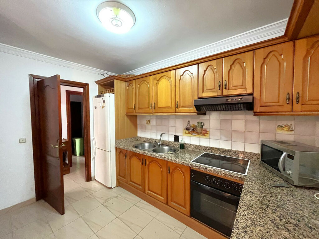 Middle Floor Apartment Estepona Málaga - image 10