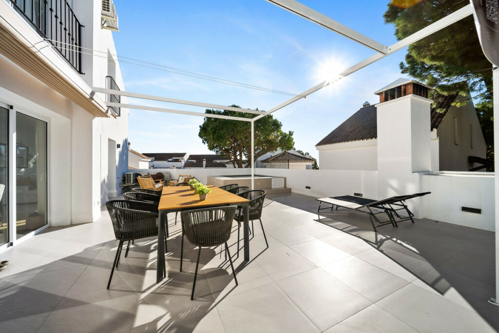 Penthouse Duplex Nueva Andalucía Málaga - image 11