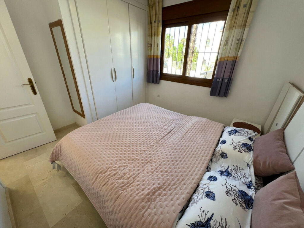 Detached Villa Villamartin Alicante - image 11