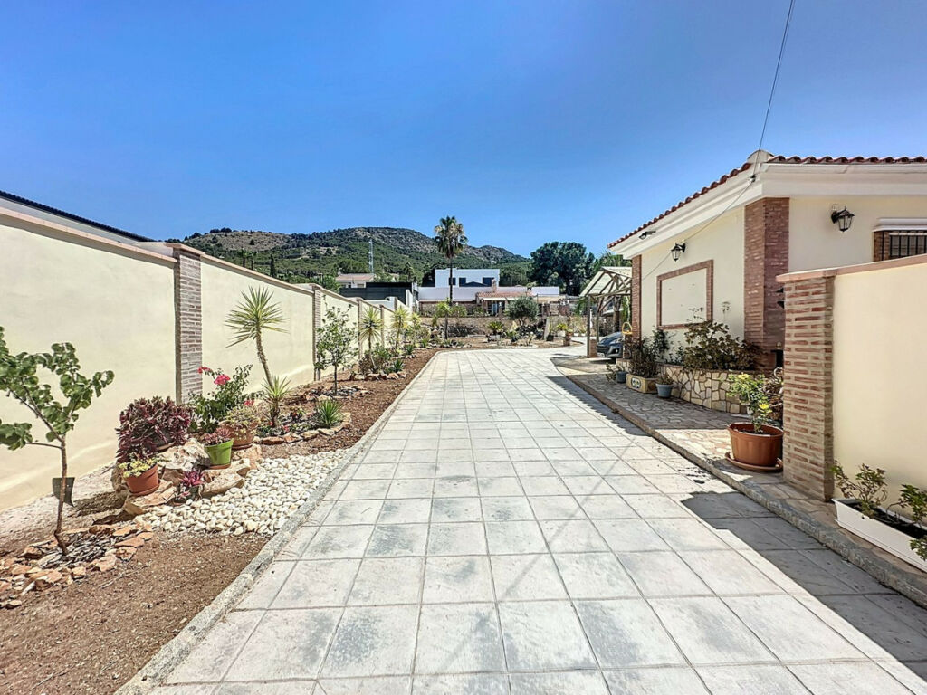 Detached Villa Alhaurín de la Torre Málaga - image 11