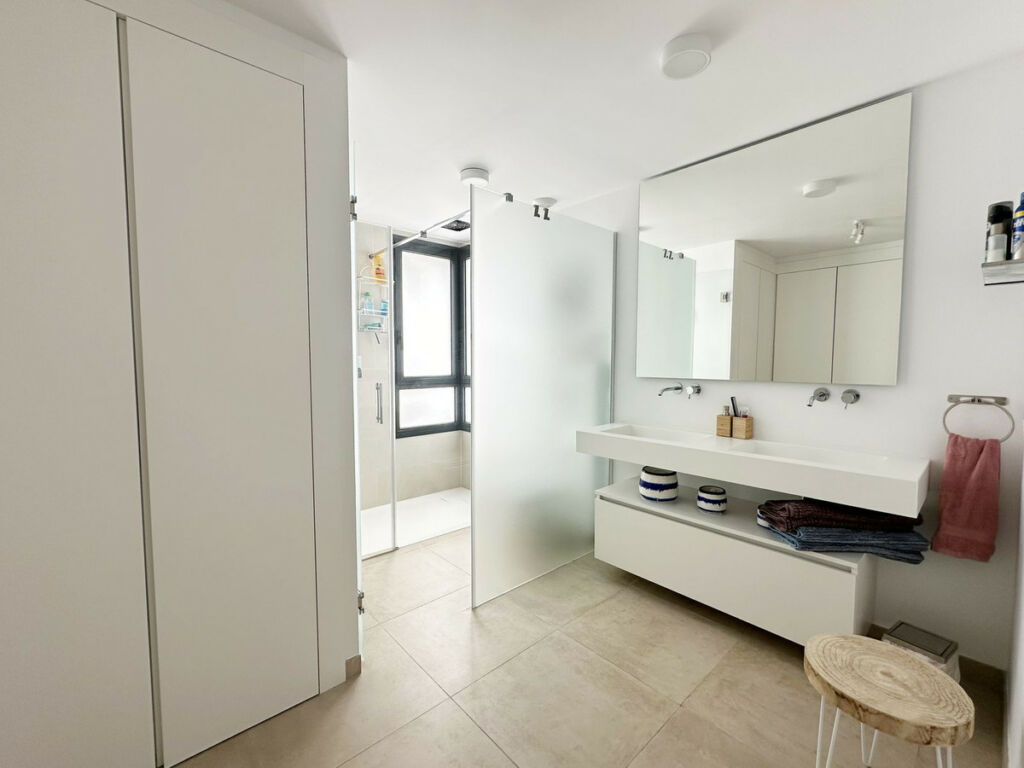 Middle Floor Apartment Estepona Málaga - image 11