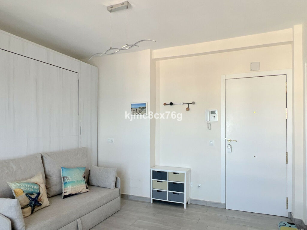 Top Floor Studio Calahonda Málaga - image 11