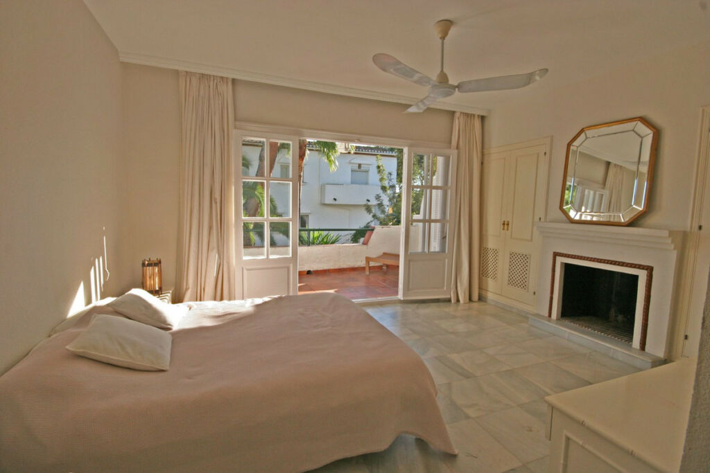 Duplex Estepona Málaga - image 11