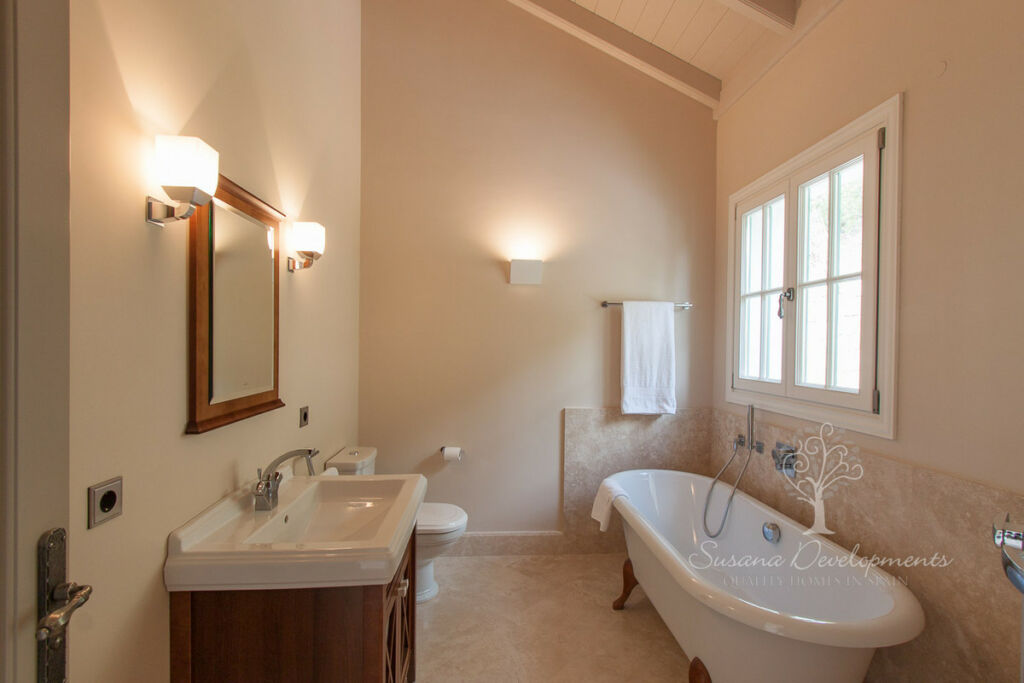 Detached Villa Benahavís Málaga - image 11
