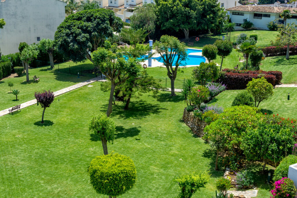 Top Floor Apartment Calahonda Málaga - image 11