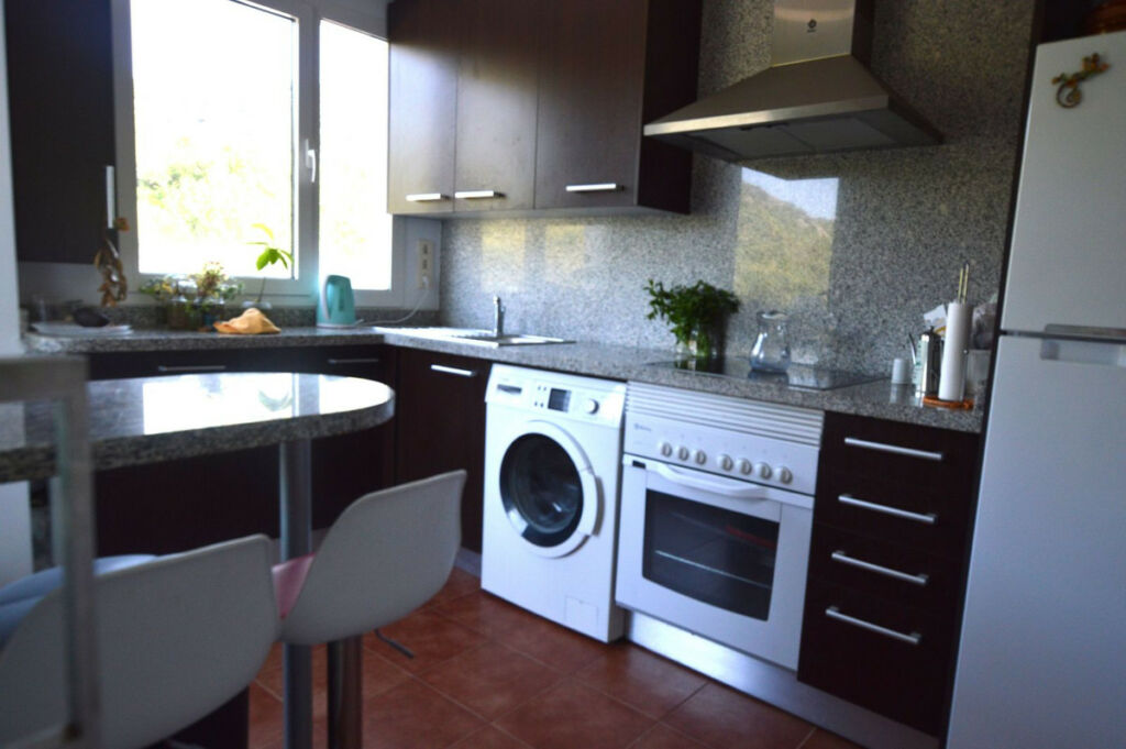 Middle Floor Apartment Estepona Málaga - image 12