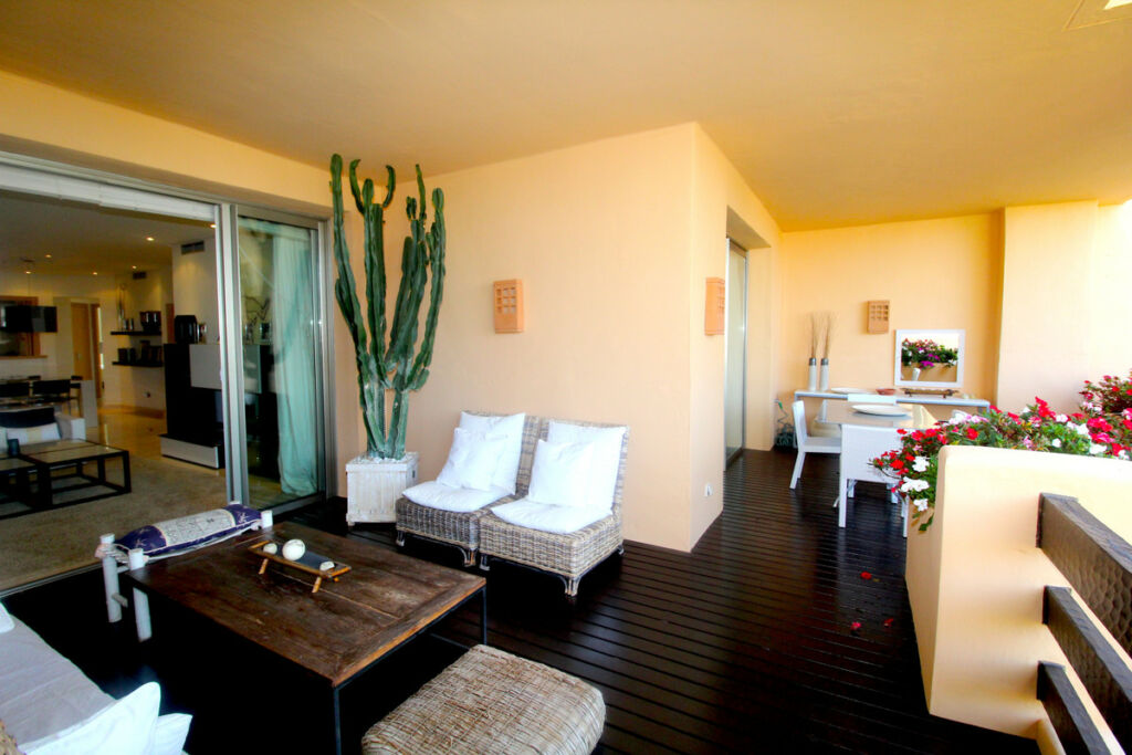 Middle Floor Apartment Sierra Blanca Málaga - image 11