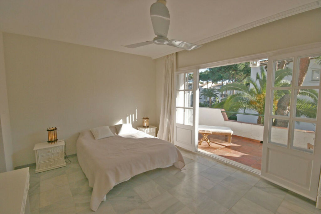 Duplex Estepona Málaga - image 12
