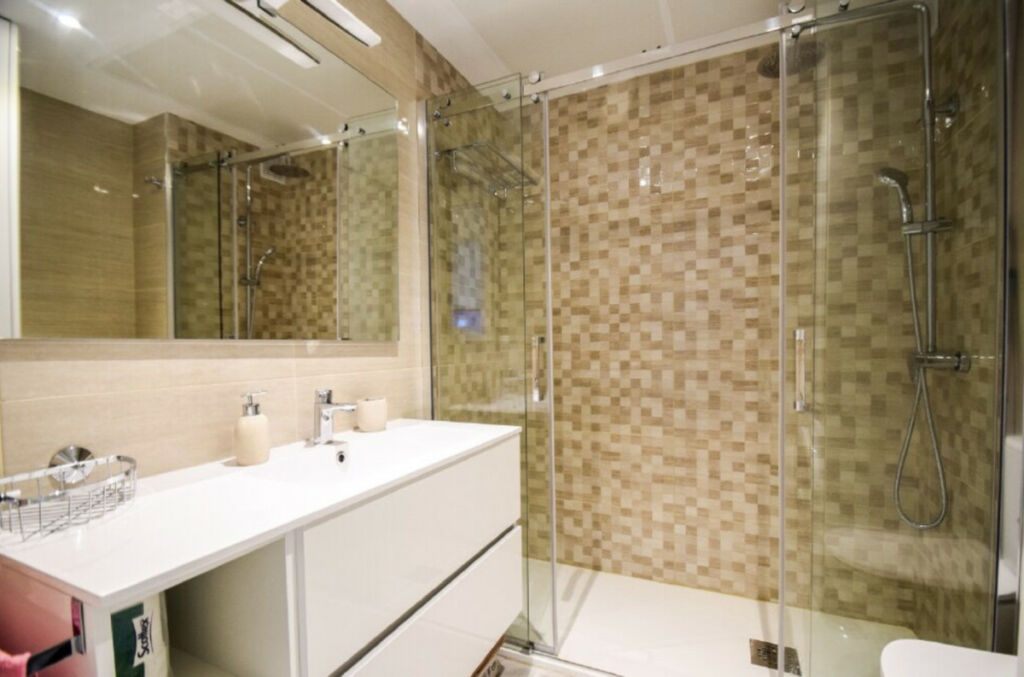 Middle Floor Studio Puerto Banús Málaga - image 12