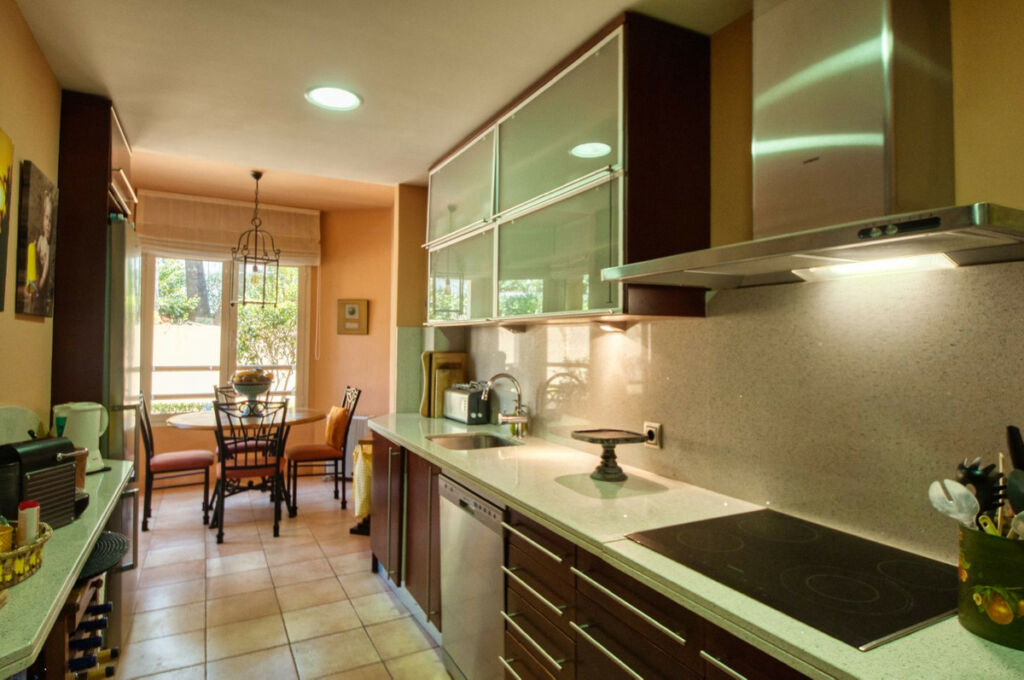 Ground Floor Apartment Sierra Blanca Málaga - image 12