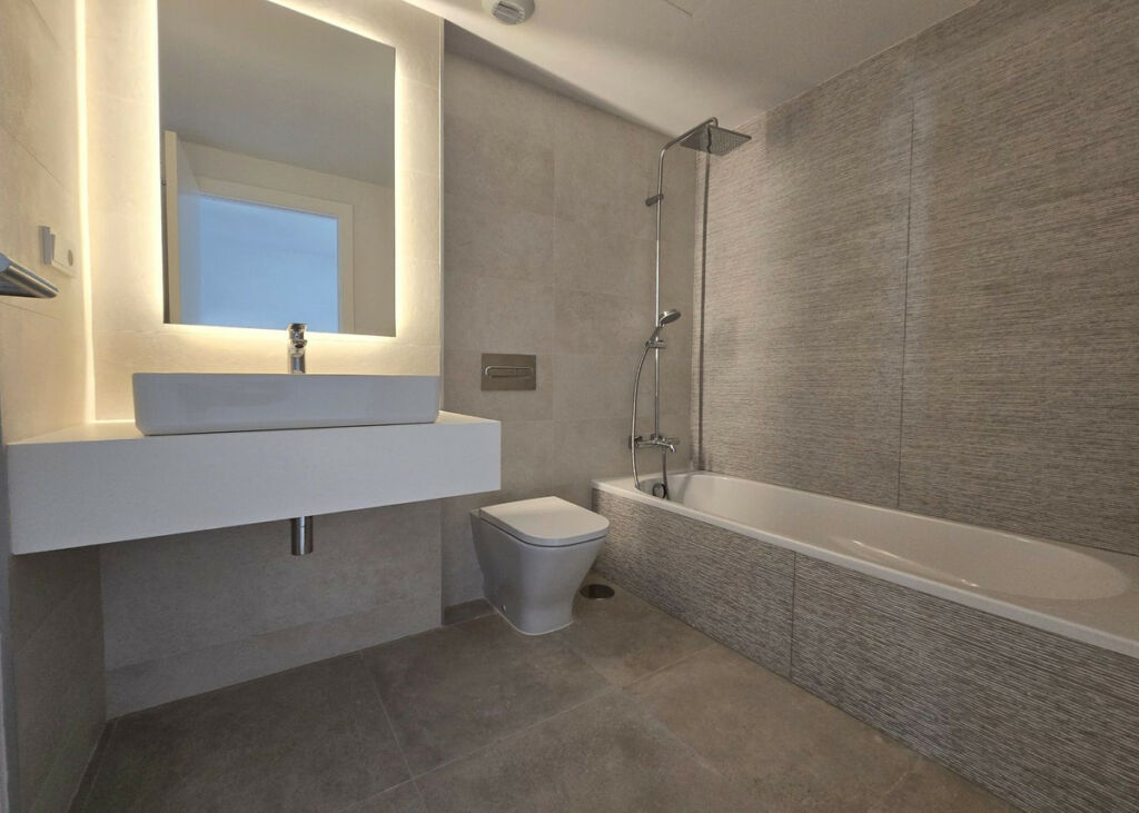 Semi-Detached House El Chaparral Málaga - image 12