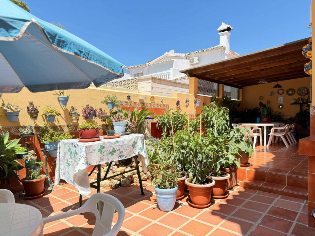 Detached Villa El Coto Málaga - image 12