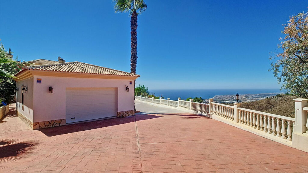 Detached Villa Arenas Málaga - image 12