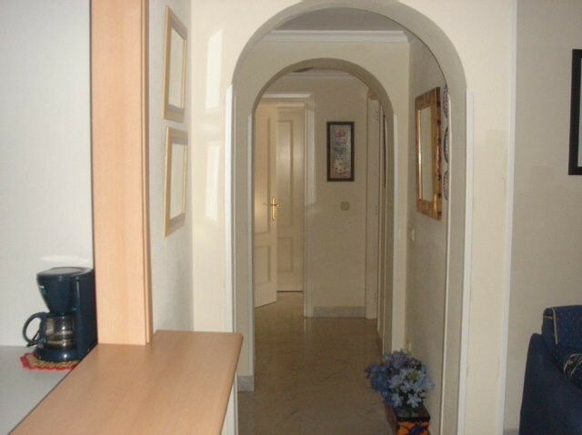 Middle Floor Apartment Puerto Banús Málaga - image 13
