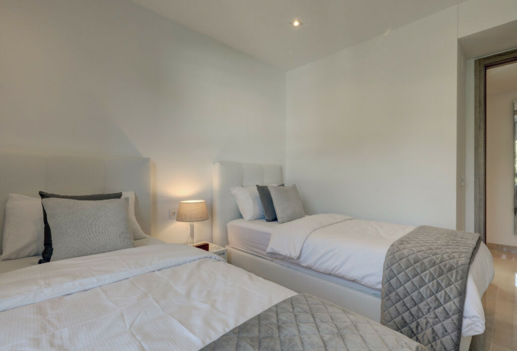 Penthouse Nueva Andalucía Málaga - image 17