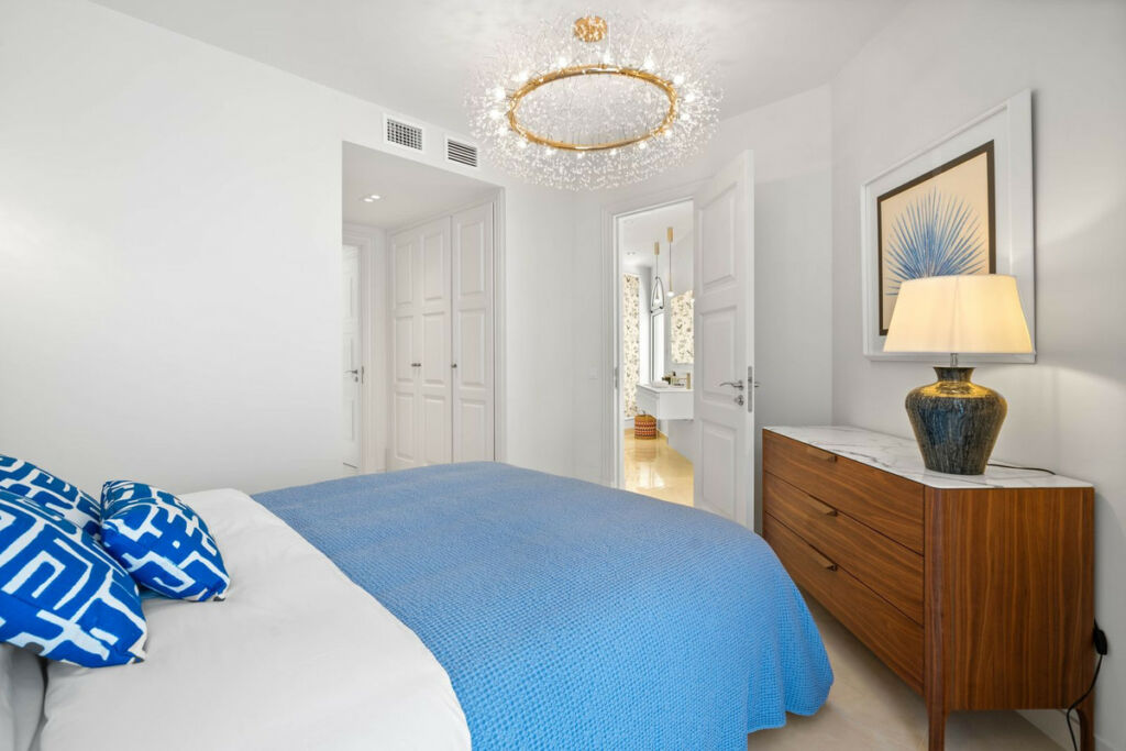 Middle Floor Apartment New Golden Mile Málaga - image 13