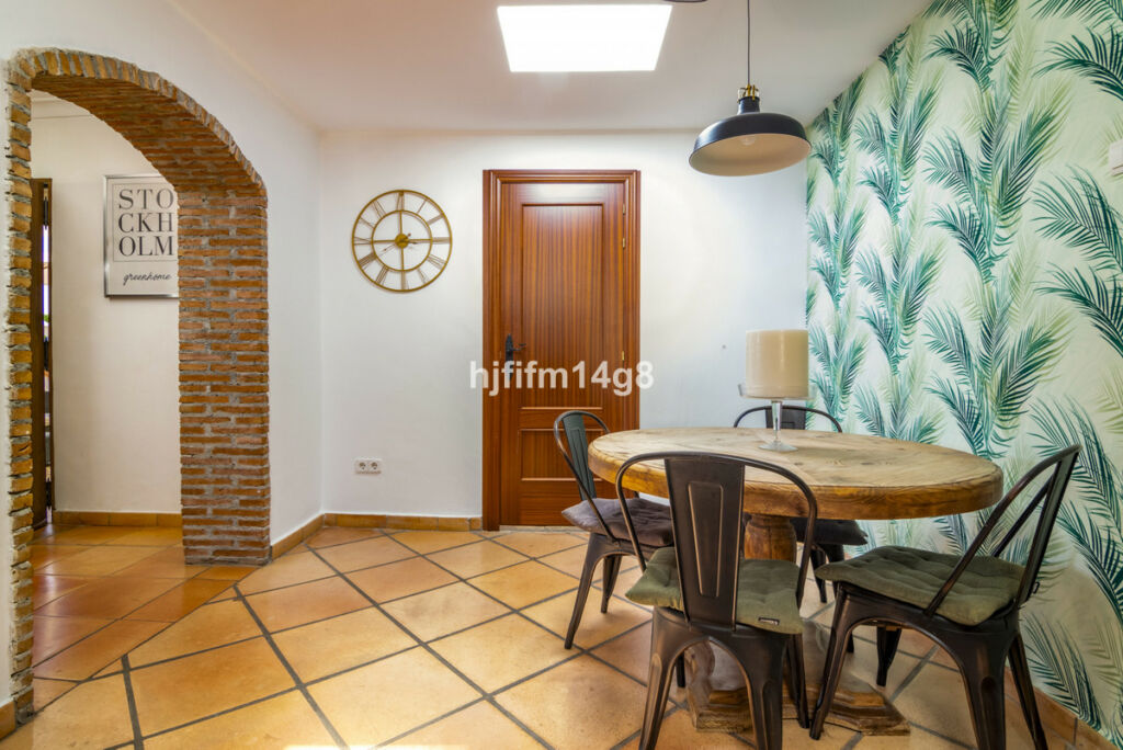 Detached Villa Benahavís Málaga - image 13