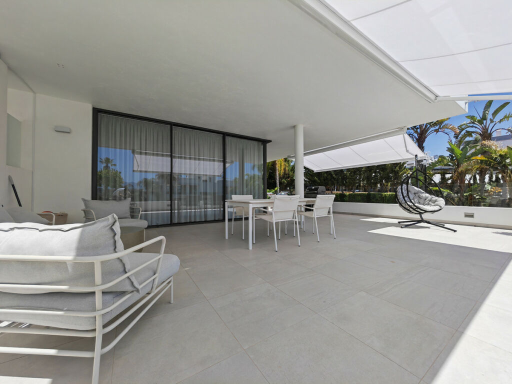 Middle Floor Apartment Estepona Málaga - image 15