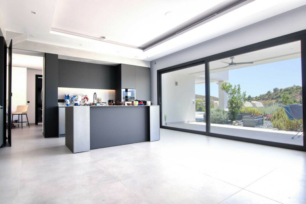 Detached Villa Marbella Málaga - image 6