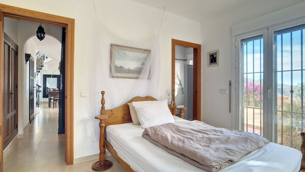 Detached Villa Arenas Málaga - image 13