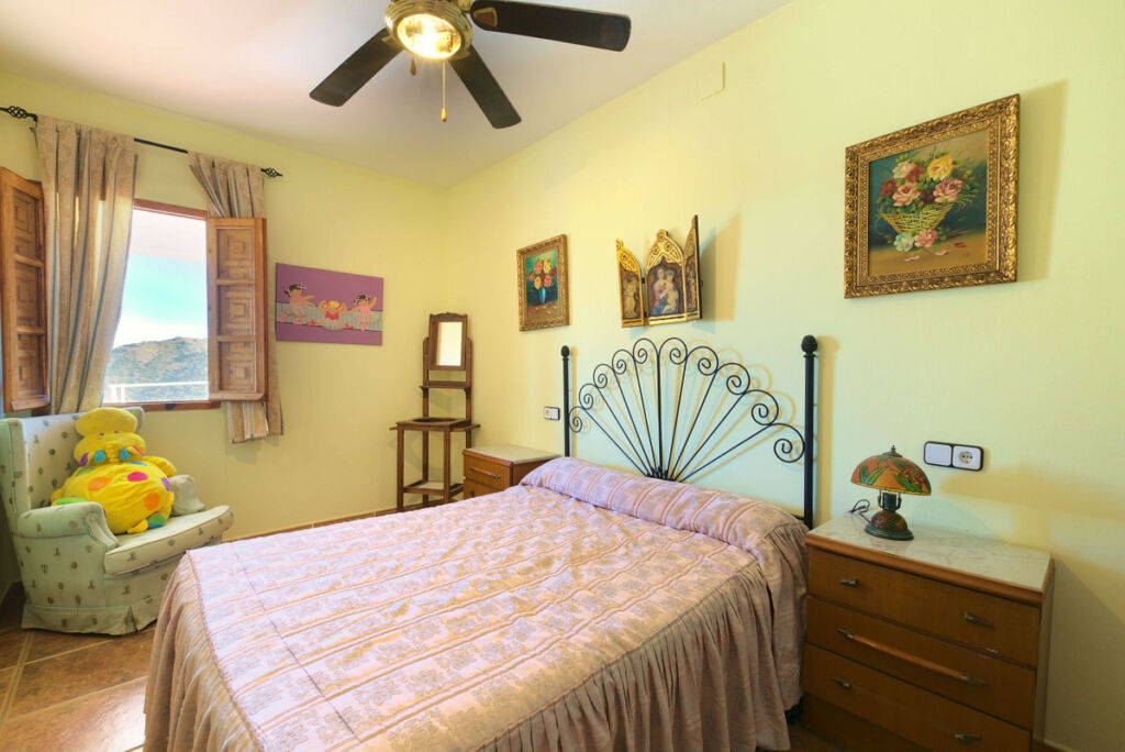 Detached Villa Comares Málaga - image 14