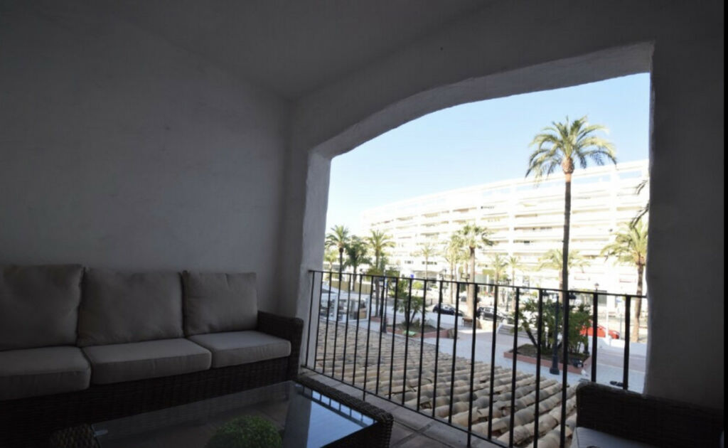 Middle Floor Studio Puerto Banús Málaga - image 14