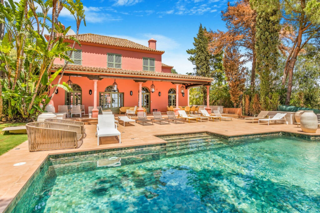 Detached Villa Hacienda Las Chapas Málaga - image 14