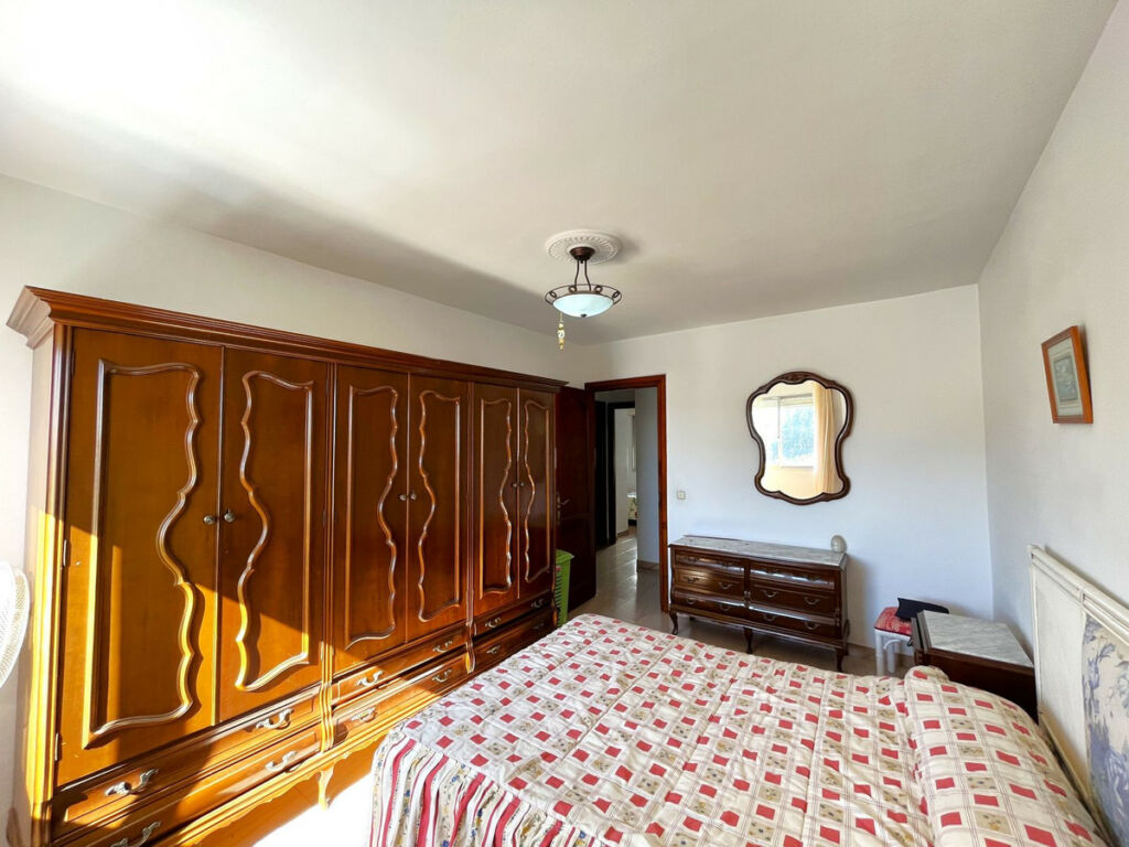 Middle Floor Apartment Estepona Málaga - image 14