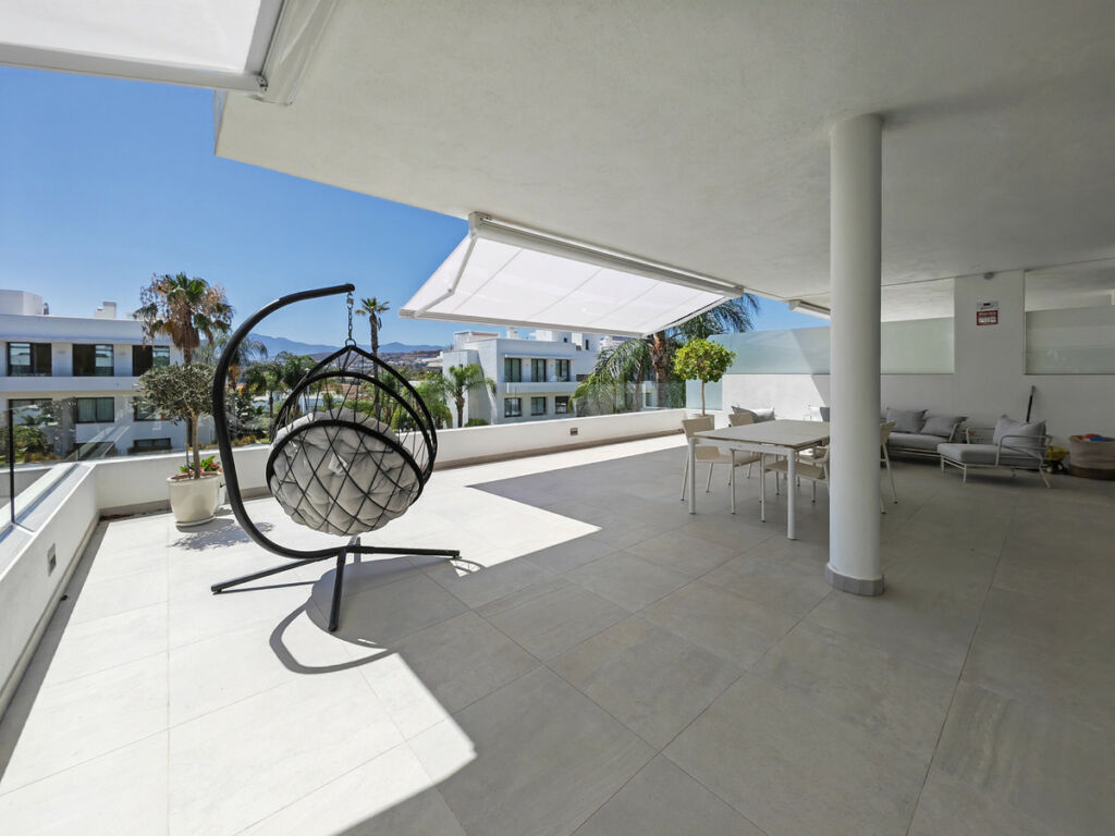 Middle Floor Apartment Estepona Málaga - image 16