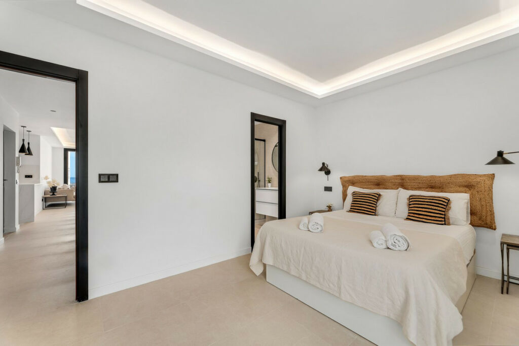 Middle Floor Apartment Puerto Banús Málaga - image 14
