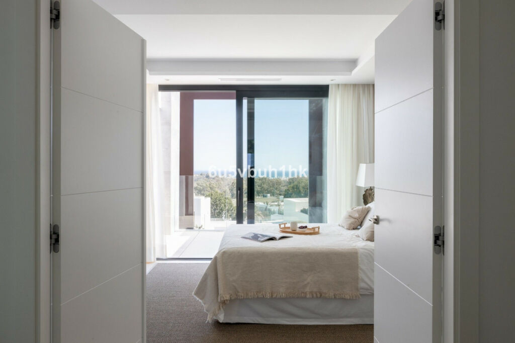 Detached Villa Benahavís Málaga - image 14