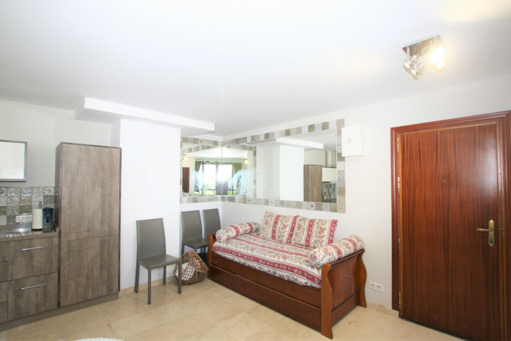 Middle Floor Apartment Marbella Málaga - image 15